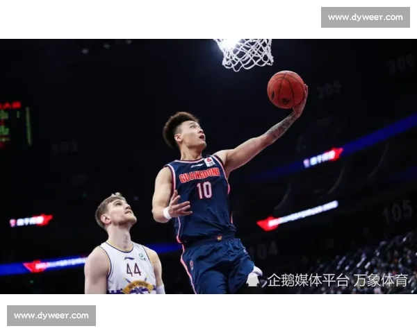马布里与杜锋的巅峰对决回顾:从球场对抗到篮球理念的时代碰撞